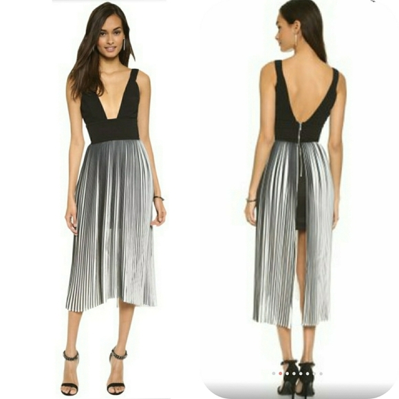 Nicholas Black Deep V Pleated Chiffon - Picture 2 of 9